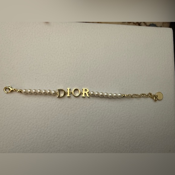 Dior Jewelry - Brand new Gwp Dior Gold and White Pearl Bracelet